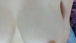 Sexy philipino girl with huge boobs teasing on cam