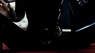 horny amateur preggo fingering snatch in this homemade solo