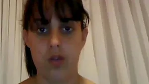 Hot girl does a hot booty shake dance on live cam