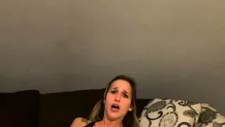 Foxy amateur blonde babe toys and fingers herself