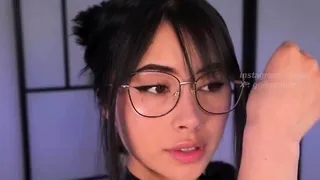 Amateur Webcam Cute Teen Plays Solo with Big Dildo