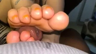 Amateur Foot Fetish Girlfriend Sucks and gives a Footjob