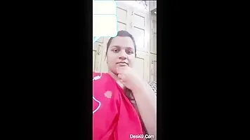 Horny Indian Girl Shows Her Tits and Pussy Video Call