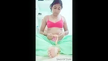 Horny Country Wife Desi Records Her Selfie Video With Jerking Off For Money