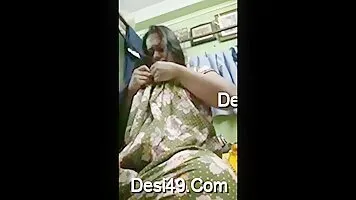 Horny Desi Bhabhi Shows Her Big Tits and Pussy