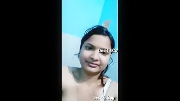 Exclusive Sexy Desi Girl Showing Tits and Pussy