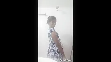 Exclusive Hot Tamil Girl Records Her Bathing Clip For Lover