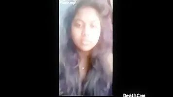 Exclusive Cute View of Indian Girl Desi Showing Her Boobs And Wet Pussy Video Call