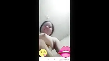 Desi Girl gets naked and shows her tits and pussy