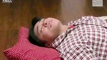 (Chinese) Captivated by the Virile Father-in-Law