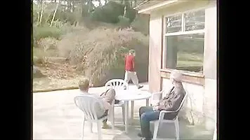 Pee at a table in a cafe