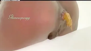 Ebony girl booty pooping