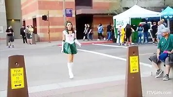 Sailor Jupiter Cosplayer Wears Butt Plug In Public In Comic Con