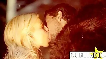 Jon Snow And Daenerys Targaryen Cosplayers Fucking In Sensual and Passionate Way Until She Gets Creampie
