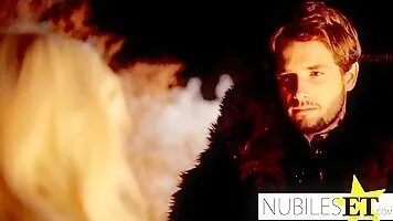 Daenerys Targaryen Cosplayer Makes Jon Snow Cum Hard With Her Tight Pussy