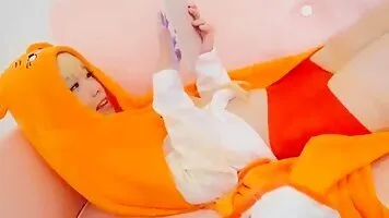 Cute teen cosplaying Umaru Doma from Himouto! Umaru-chan Masturbates Using Her Favourite Toy